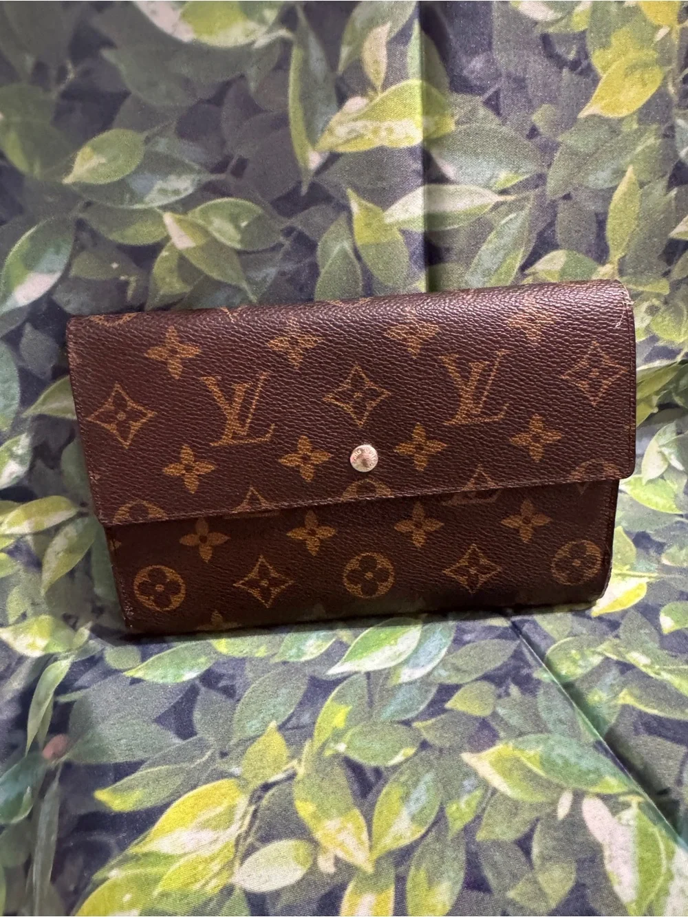 Louis Vuitton Monogram Pochette Passport Trifold Wallet